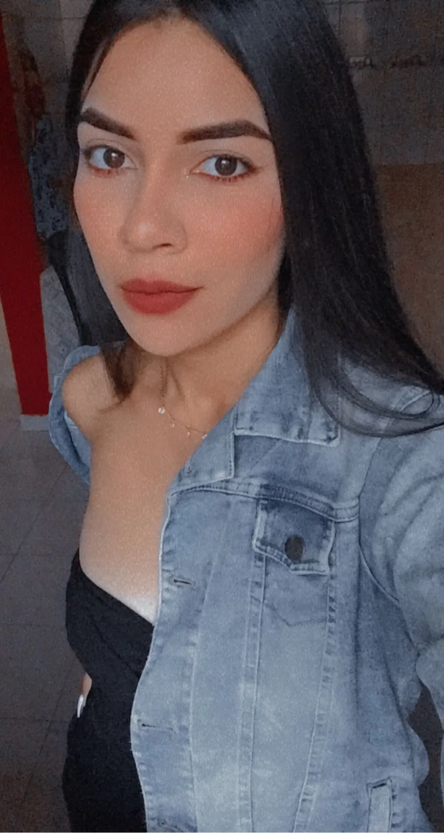 Isa from Venezuela, online now for video chat on Chat Avenue